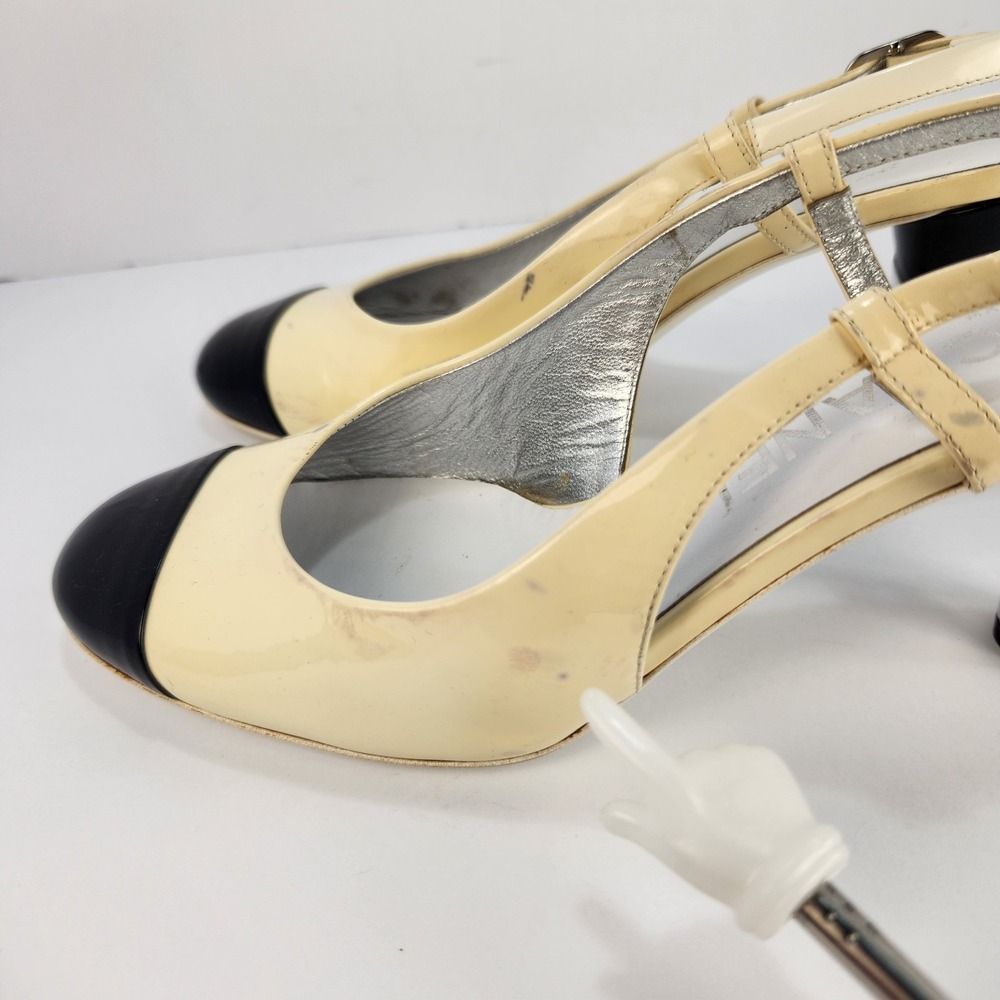 Chanel Vintage Women's High Heel Classic Pumps Cream/Black Cap Toe Size 37 (6.5) - Picture 2 of 9